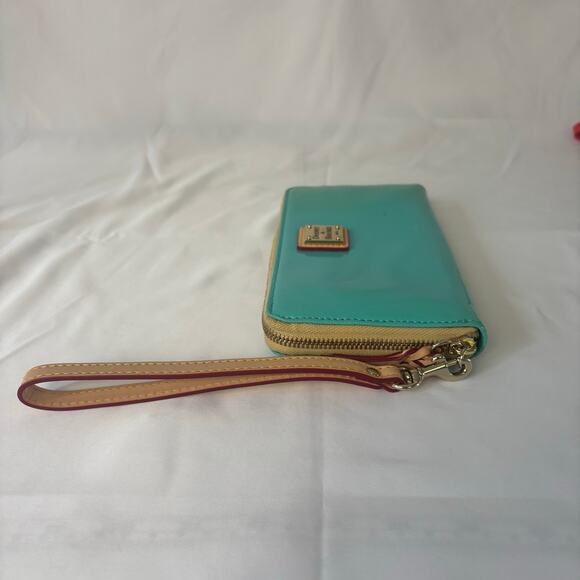 Dooney & Bourke Patent Leather Aqua Blue Zip Wristlet Wallet Clutch Turquoise - Picture 4 of 14